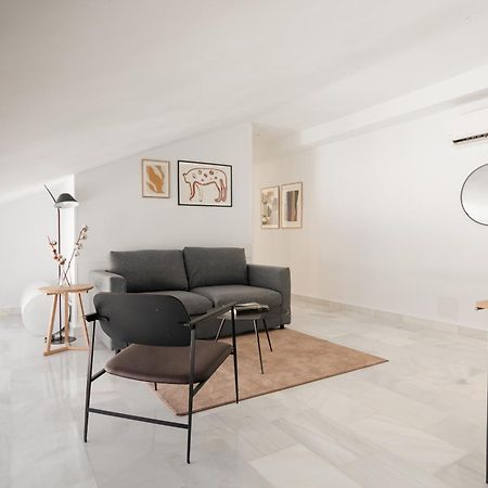 Sonder Santa Ana Aparthotel Madrid Bagian luar foto