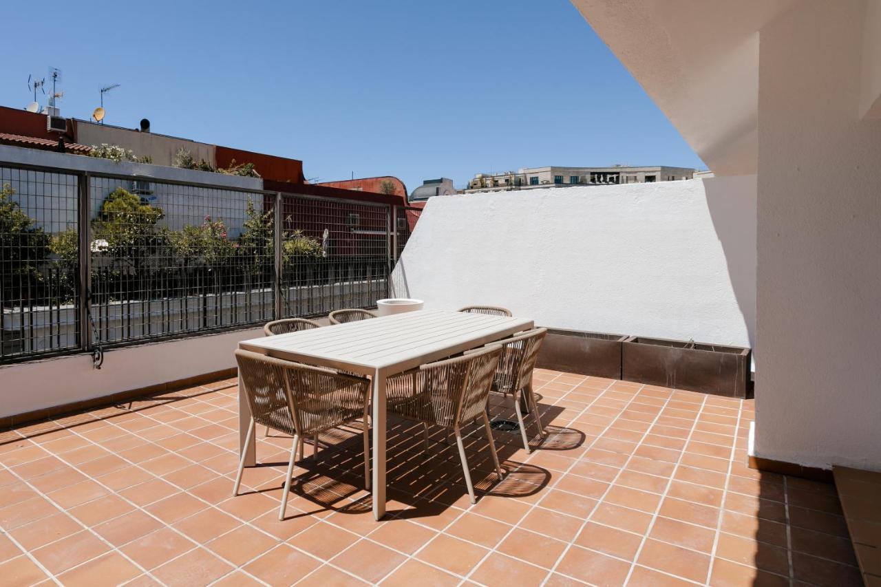 Sonder Santa Ana Aparthotel Madrid Bagian luar foto