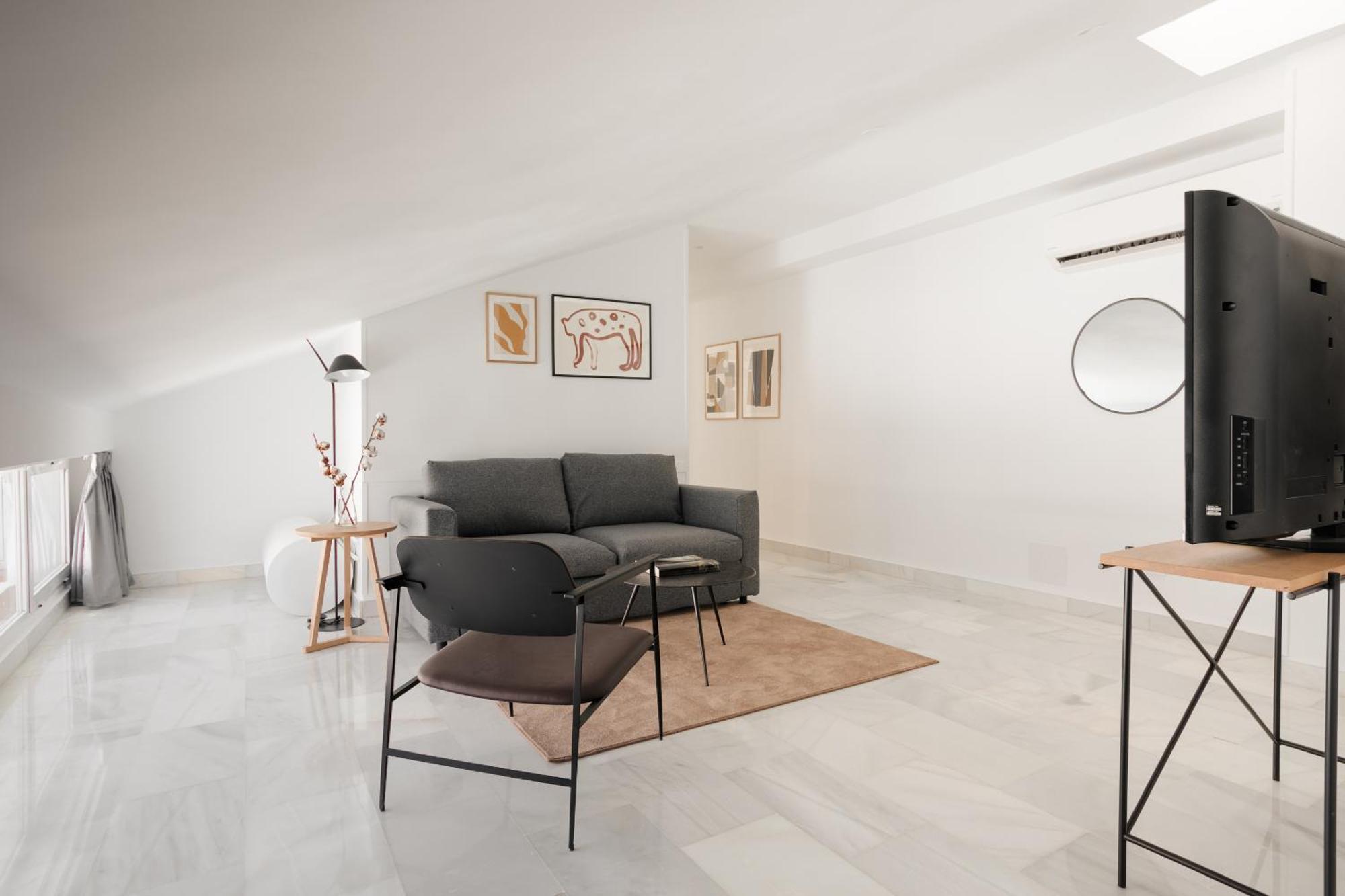 Sonder Santa Ana Aparthotel Madrid Bagian luar foto