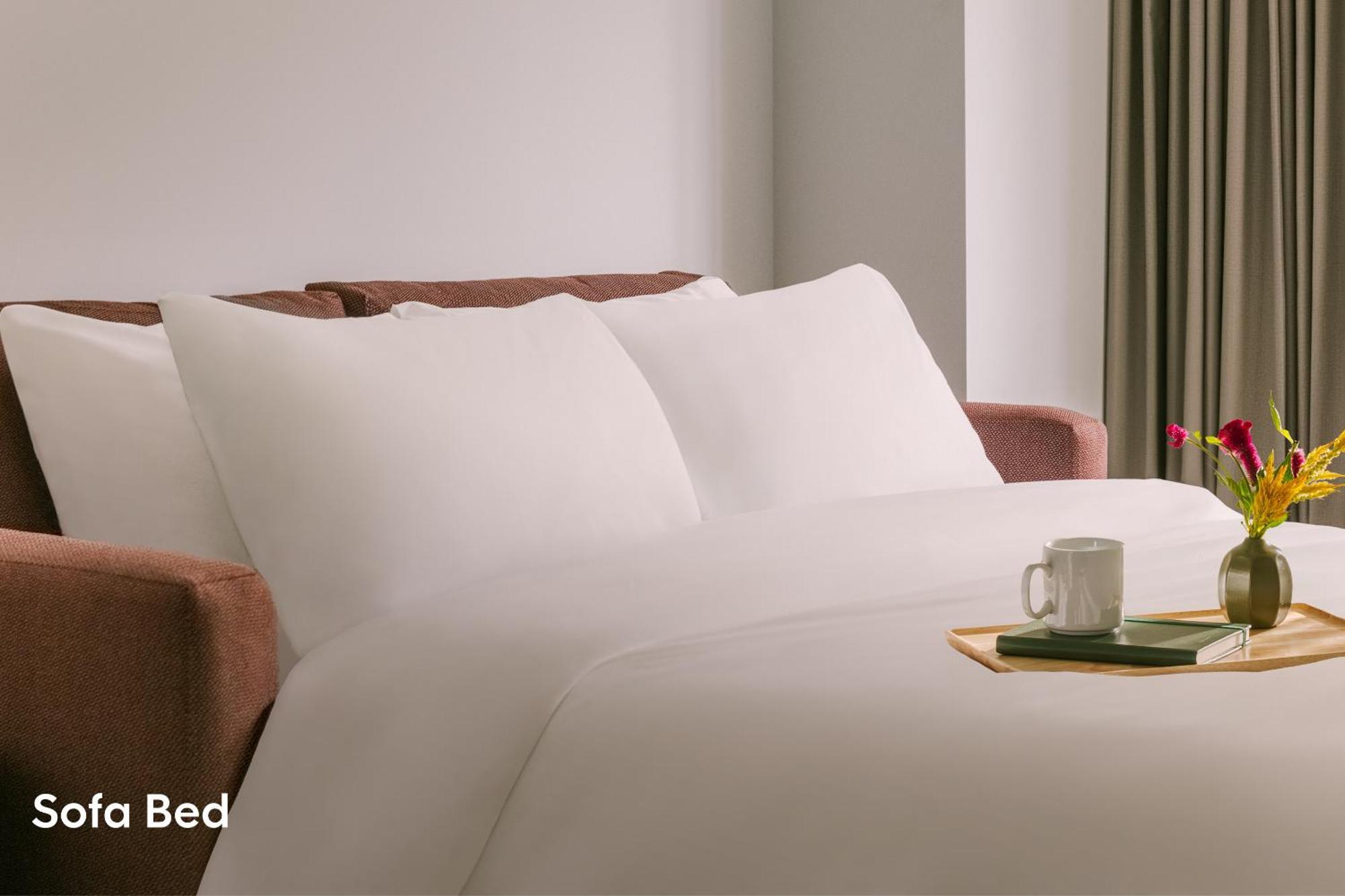Sonder Santa Ana Aparthotel Madrid Bagian luar foto